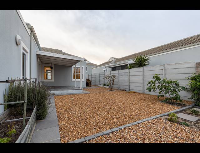 3 BEDROOM FREESTANDING FOR SALE IN SUNNINGDALE